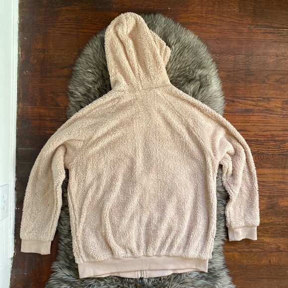 ♡FLUFFY PINK HOODIE♡ - Picture 3 of 3